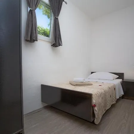 Family Friendly House With A Swimming Pool Vadalj, Primosten - 21379 * Vadalj