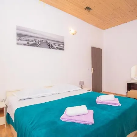 Holiday home Family Friendly House With A Swimming Pool Vadalj, Primosten - 21379 Vadalj