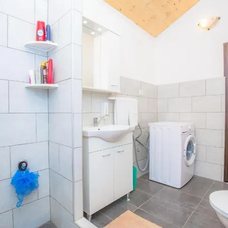 Family Friendly House With A Swimming Pool Vadalj, Primosten - 21379 בית נופש