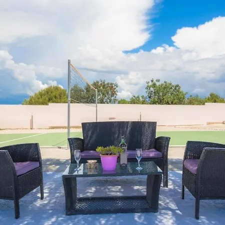 בית נופש Family Friendly House With A Swimming Pool Vadalj, Primosten - 21379 *